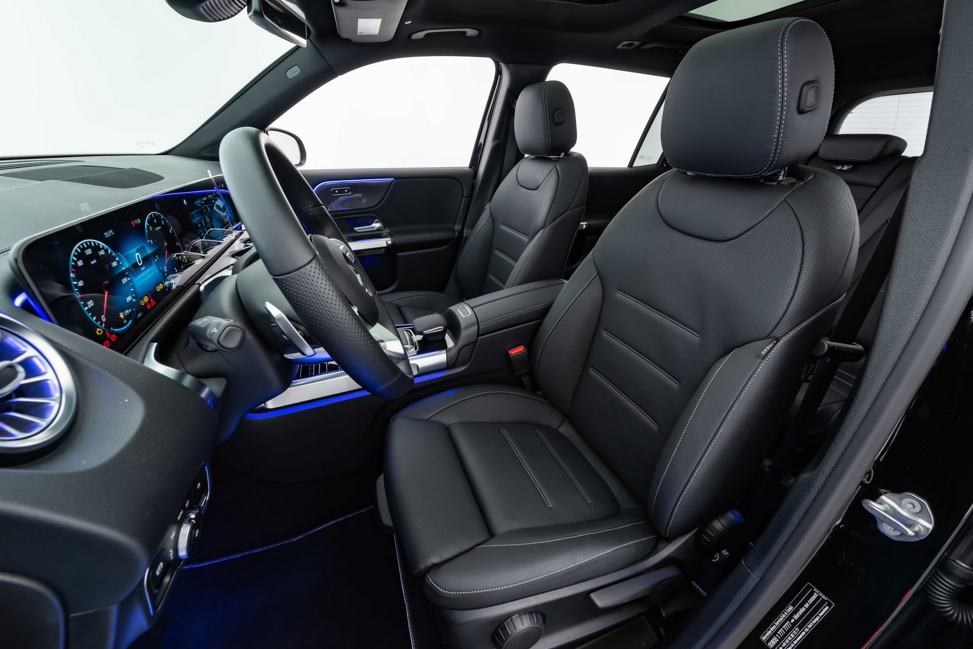 Ban do Mercedes-Benz GLB gia gan 100.000 USD anh 12