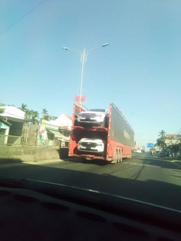 Hyundai Santa Fe 2021 đang trên đường về đại lý ảnh 2 Hyundai Santa Fe 2021 dang tren duong ve dai ly anh 2