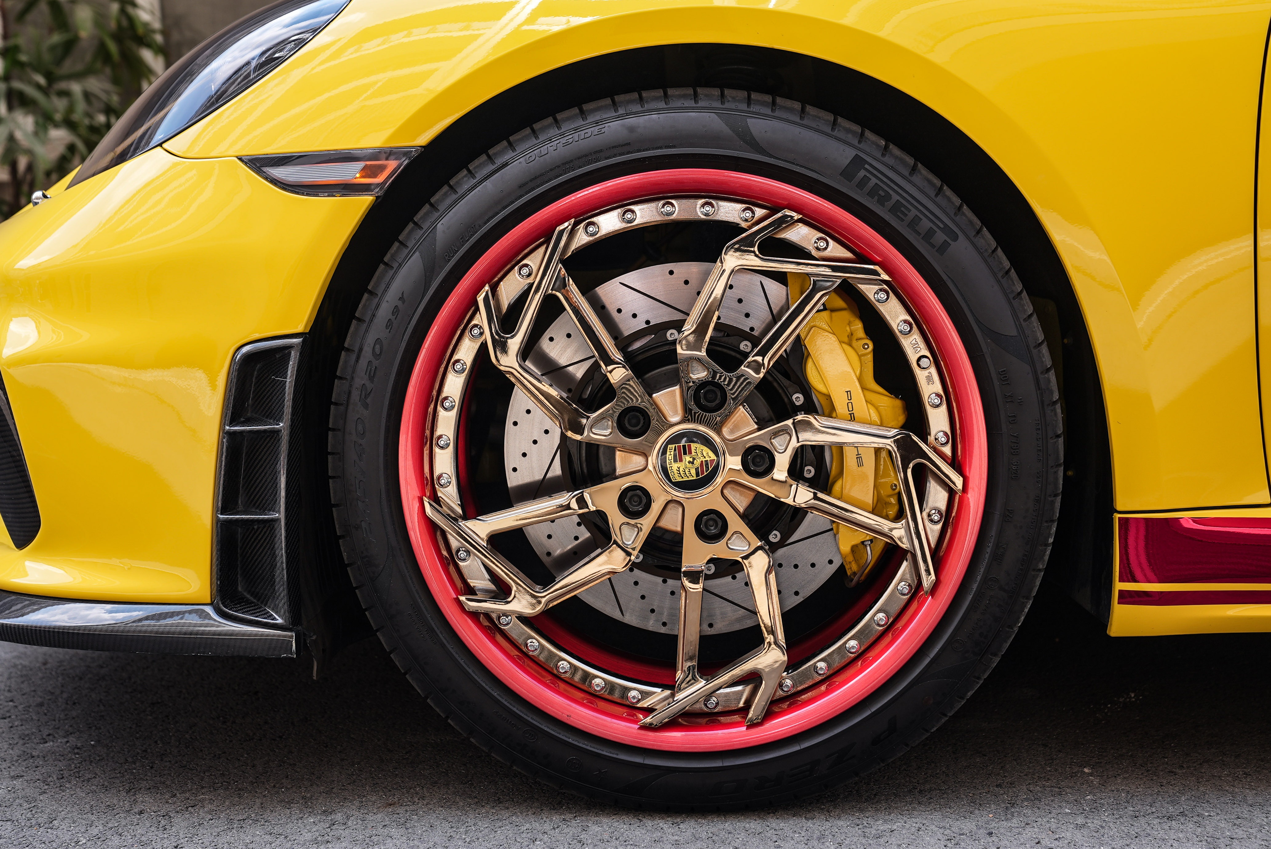 Porsche 718 Cayman 2020 độ GT4 tại TP.HCM ảnh 4 Porsche 718 Cayman 2020 do GT4 tai TP.HCM anh 4