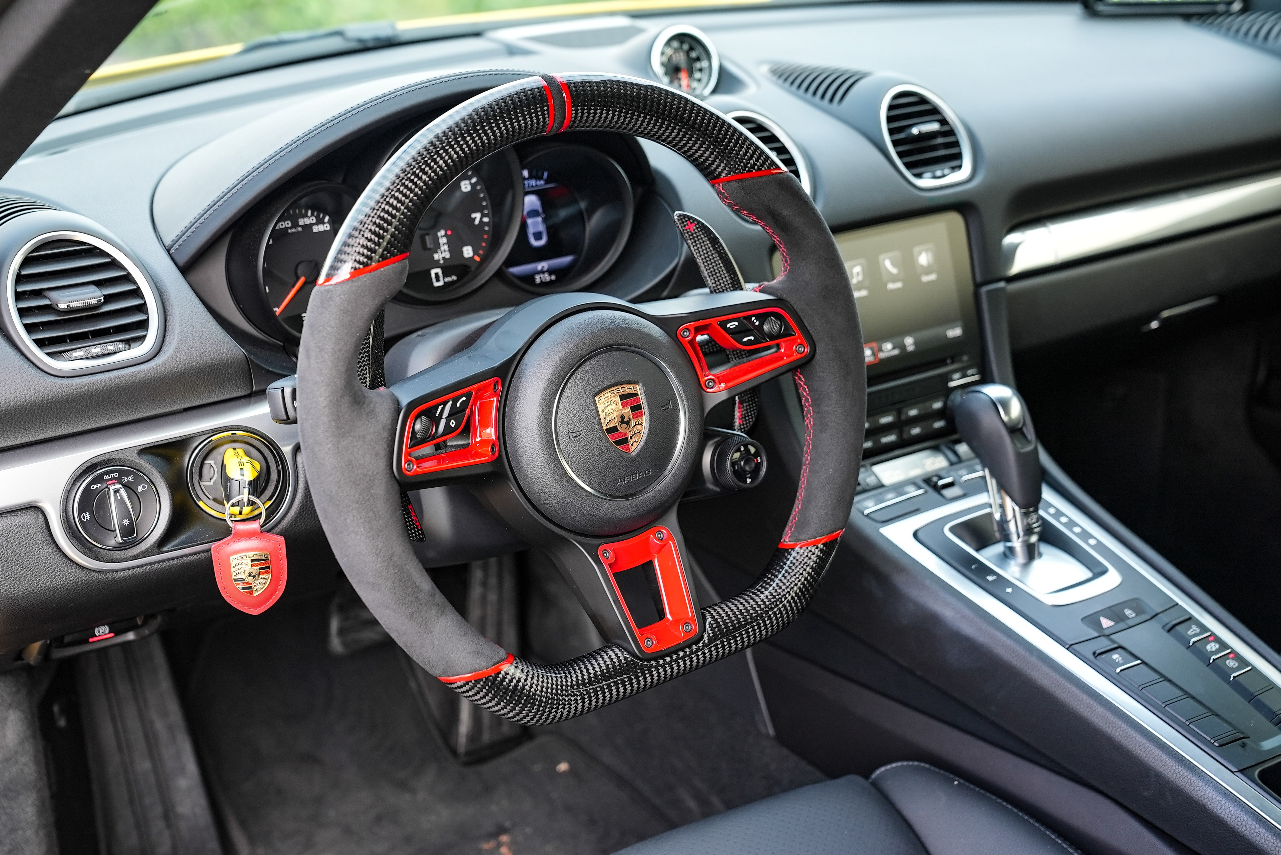 Porsche 718 Cayman 2020 độ GT4 tại TP.HCM ảnh 12 Porsche 718 Cayman 2020 do GT4 tai TP.HCM anh 12