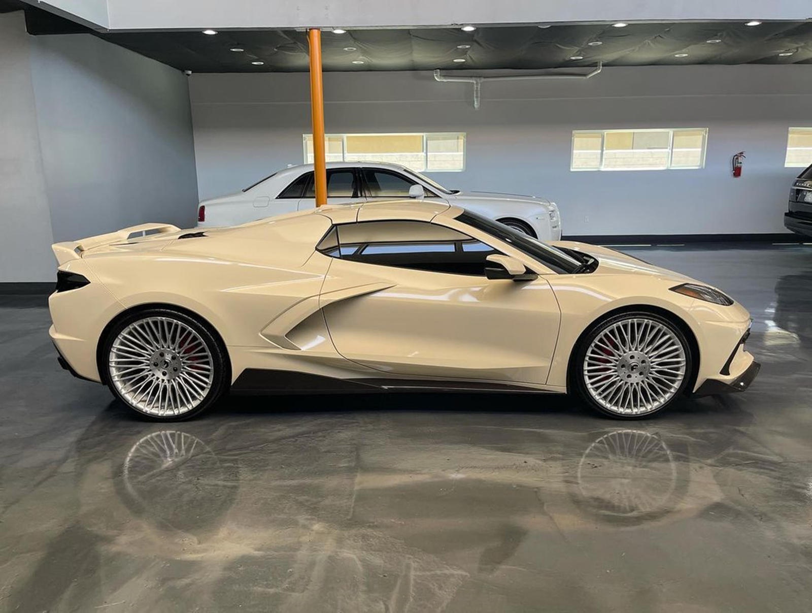 Chevrolet Corvette C8 Stingray của sao NBA ảnh 2 Chevrolet Corvette C8 Stingray cua sao NBA anh 2