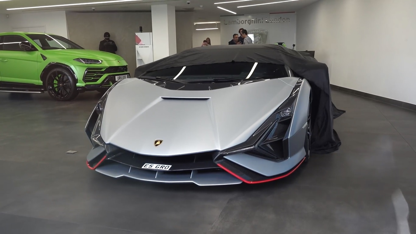 Chiếc Lamborghini Sian đầu tiên tại Anh lăn bánh trên đường  ảnh 1 Chiec Lamborghini Sian dau tien tai Anh lan banh tren duong anh 1