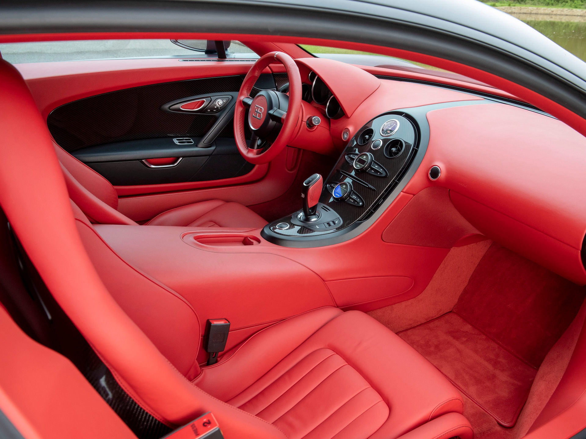 Bugatti Veyron Super Sport cuối cùng được rao bán ảnh 5 Bugatti Veyron Super Sport cuoi cung duoc rao ban anh 5