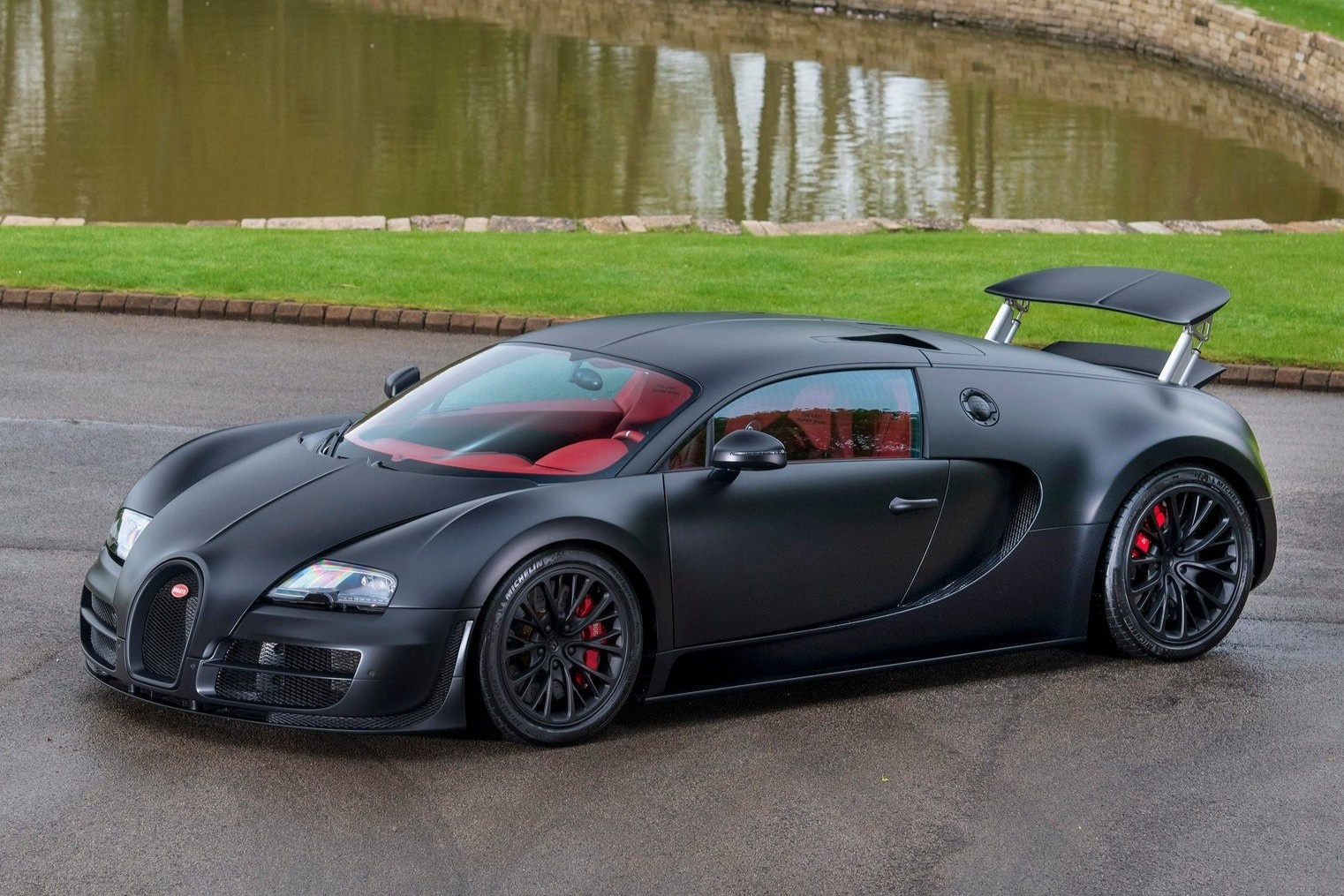 Chiec Bugatti Veyron Super Sport cuoi cung duoc rao ban hinh anh