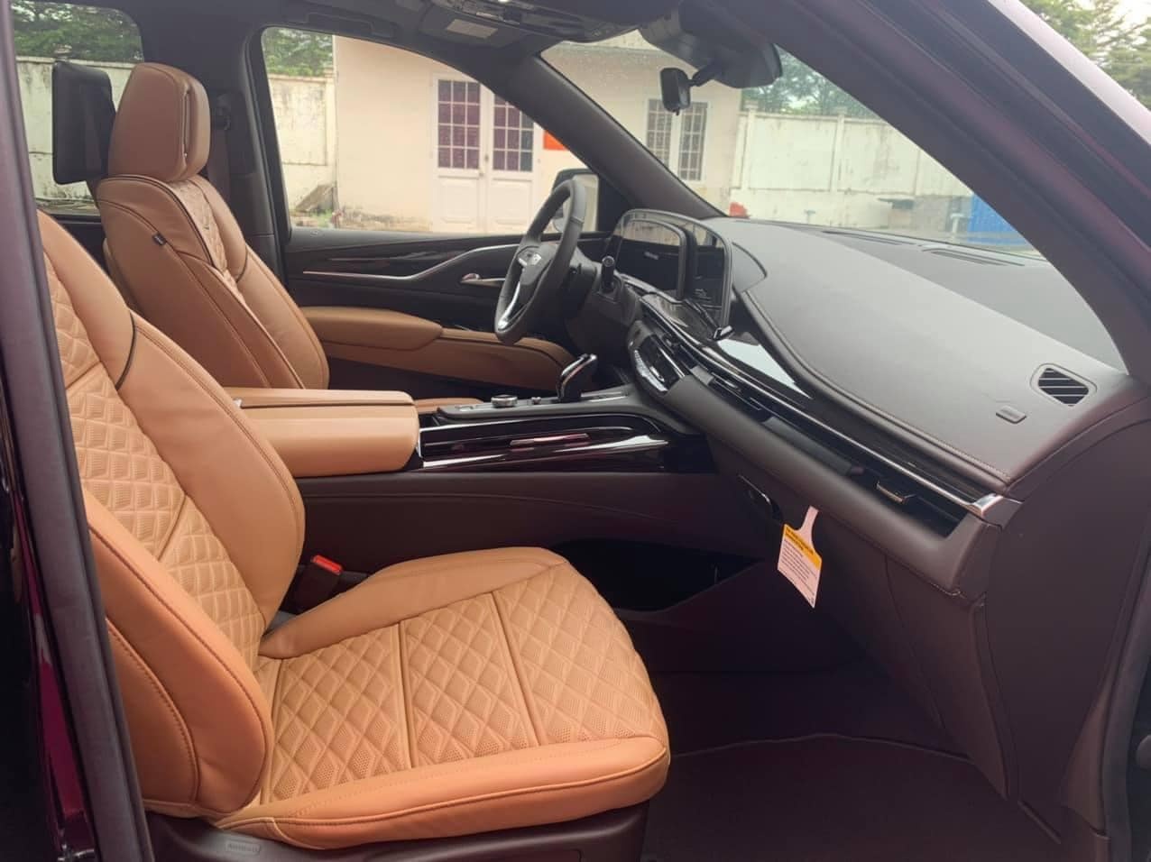 Cadillac Escalade 2021 đầu tiên về Việt Nam ảnh 3 Cadillac Escalade 2021 dau tien ve Viet Nam anh 3