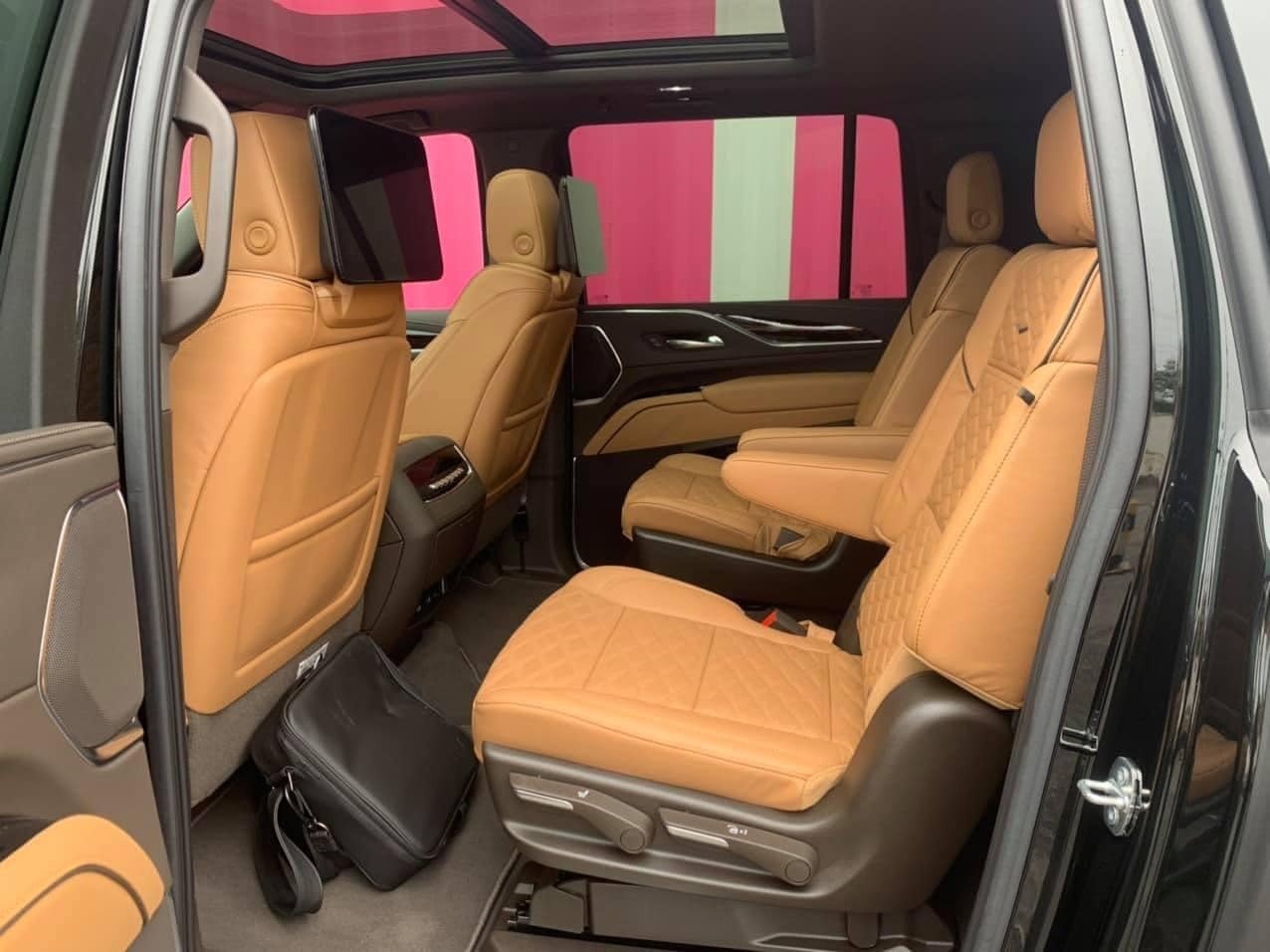 Cadillac Escalade 2021 đầu tiên về Việt Nam ảnh 5 Cadillac Escalade 2021 dau tien ve Viet Nam anh 5