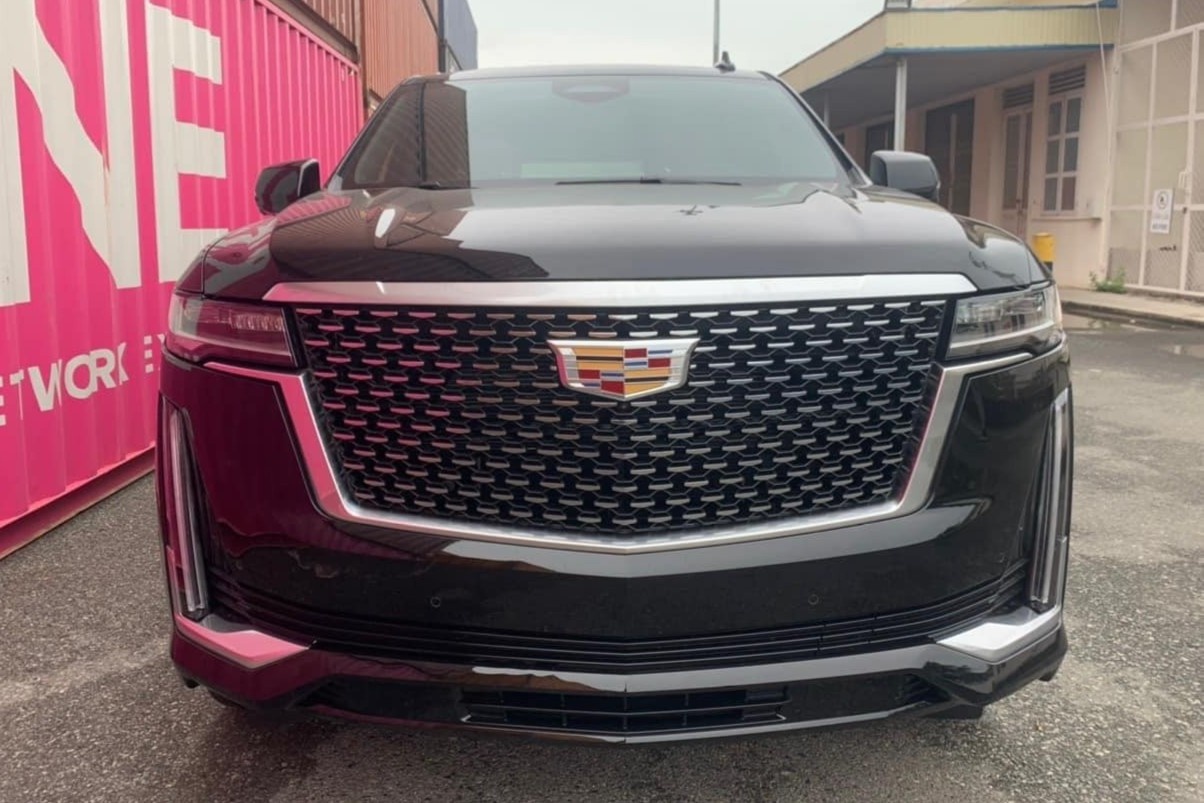 Cadillac Escalade 2021 dau tien ve Viet Nam, gia ban chua cong bo hinh anh