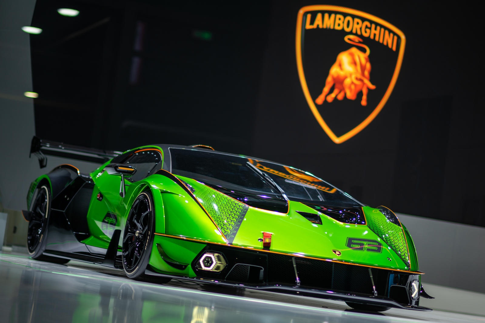 Lamborghini Essenza SCV12 duoc tham gia cac giai dua chuyen nghiep hinh anh