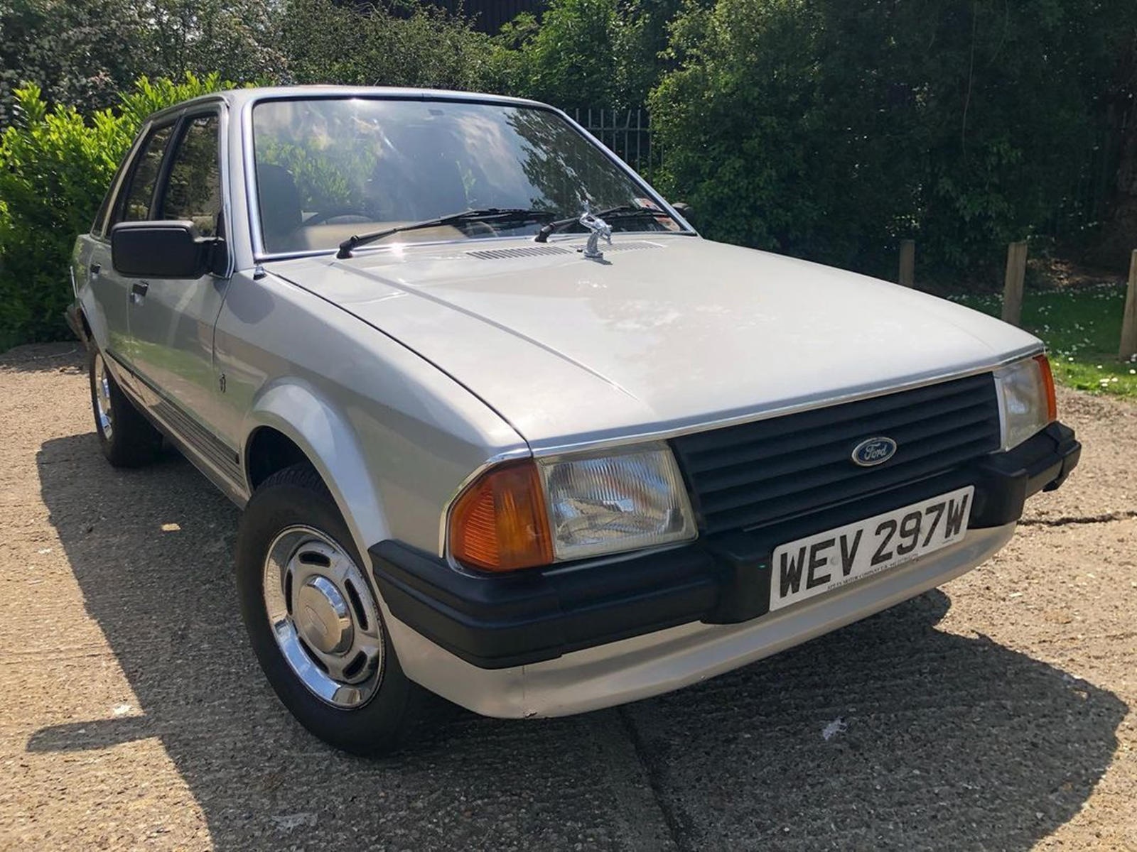 Chiếc Ford Escort của Công nương Diana được rao bán ảnh 6 Chiec Ford Escort cua Cong nuong Diana duoc rao ban anh 6
