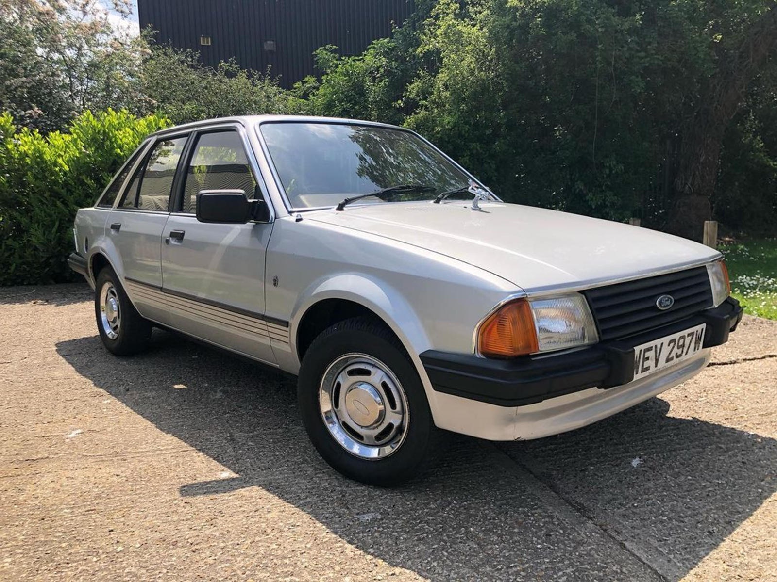 Chiếc Ford Escort của Công nương Diana được rao bán ảnh 2 Chiec Ford Escort cua Cong nuong Diana duoc rao ban anh 2