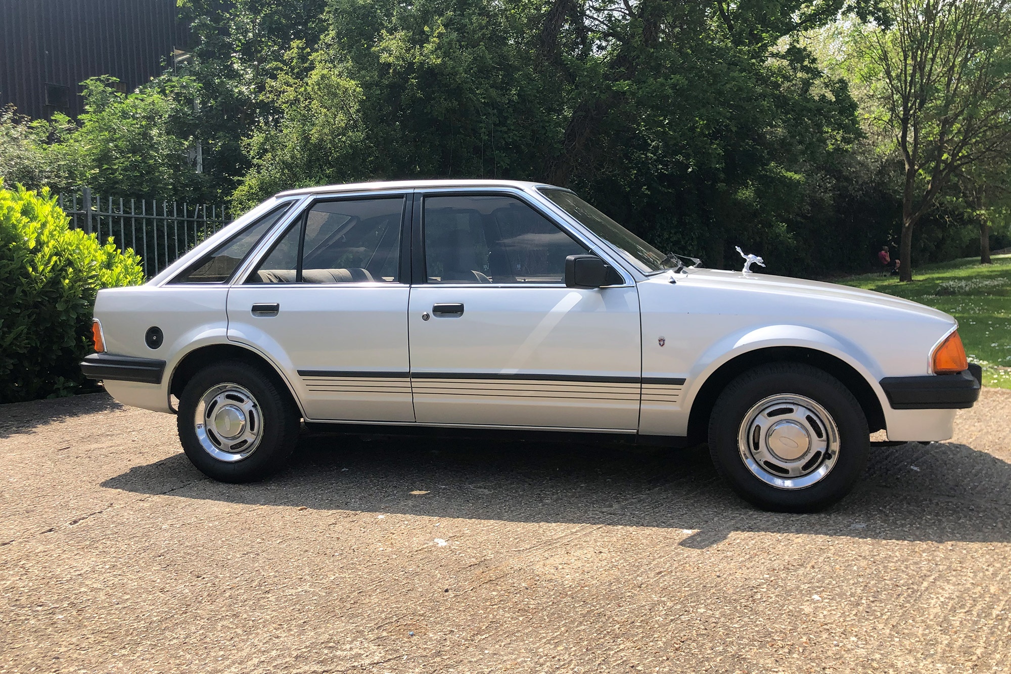 Chiếc Ford Escort của Công nương Diana được rao bán ảnh 3 Chiec Ford Escort cua Cong nuong Diana duoc rao ban anh 3