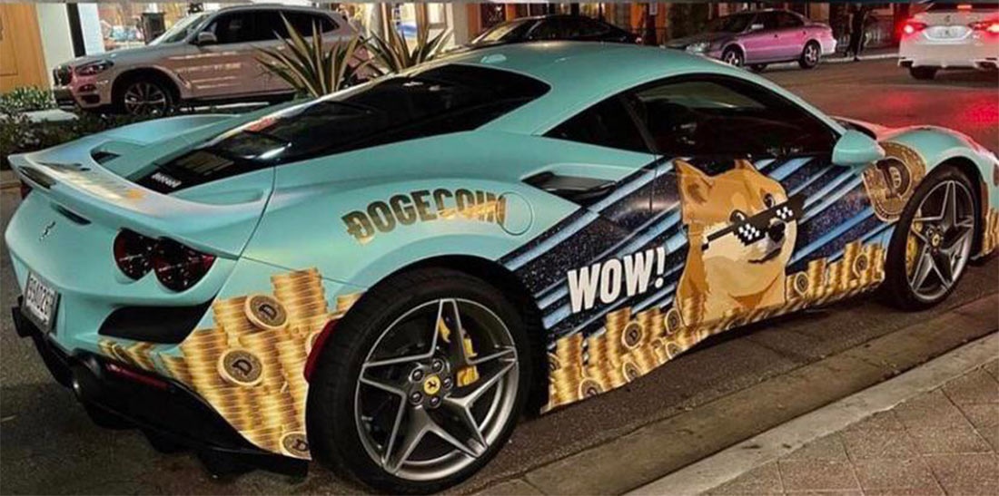 Chiếc Ferrari F8 Tributo được dán decal hình Dogecoin ảnh 3 Chiec Ferrari F8 Tributo duoc dan decal hinh Dogecoin anh 3
