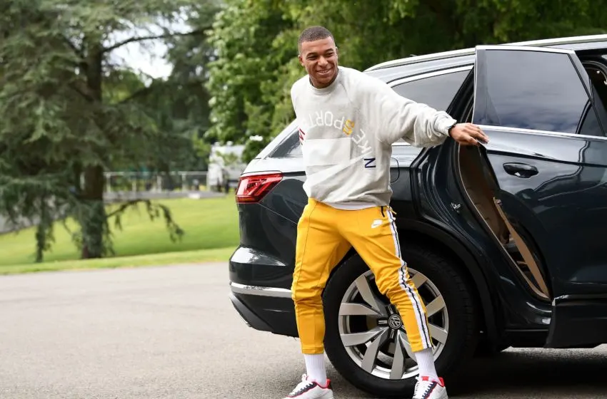 Olivier Giroud ăn đứt Mbappe về chơi xe ảnh 8 Olivier Giroud an dut Mbappe ve choi xe anh 8
