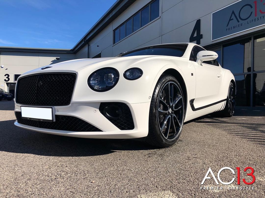 Tien dao Duc lep ve hon tien dao Phap o muc do choi xe anh 5