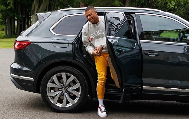 Olivier Giroud ăn đứt Mbappe về chơi xe ảnh 9 Olivier Giroud an dut Mbappe ve choi xe anh 9