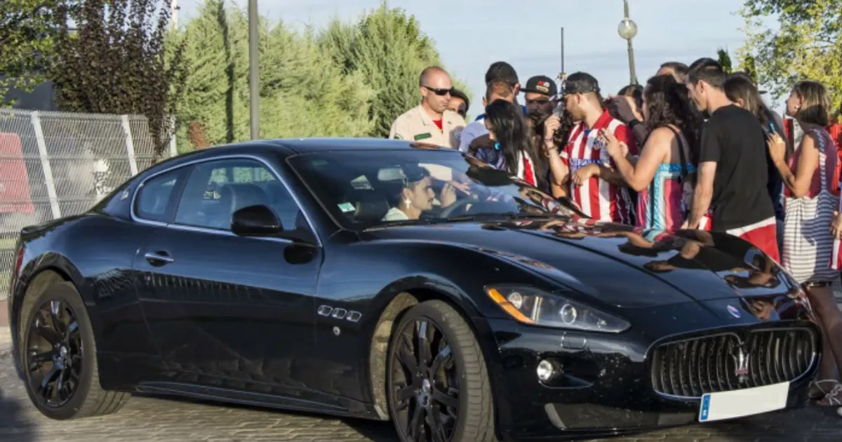 Tien dao Duc lep ve hon tien dao Phap o muc do choi xe anh 19