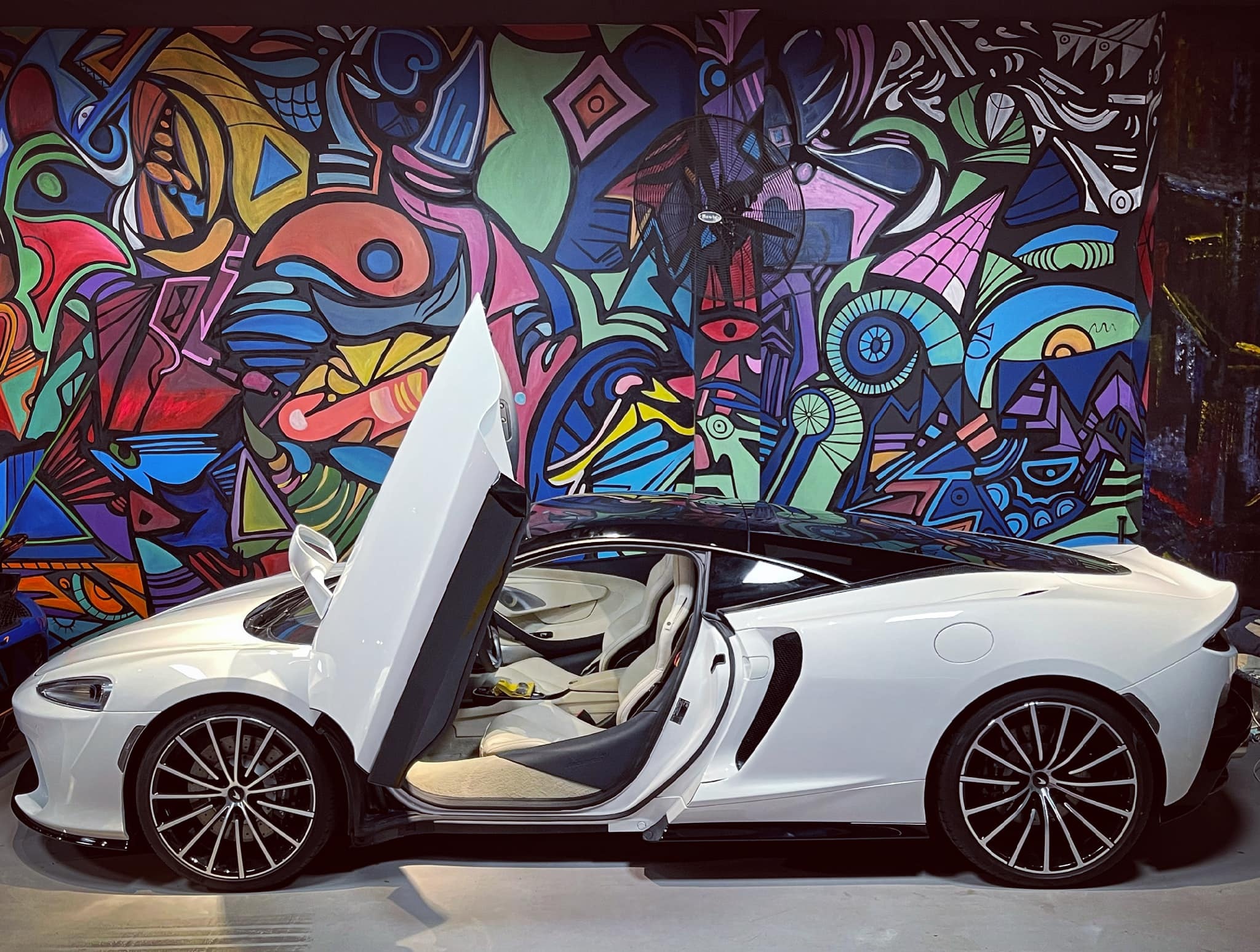 Siêu xe McLaren GT đầu tiên tại Việt Nam ảnh 4 Sieu xe McLaren GT dau tien tai Viet Nam anh 4