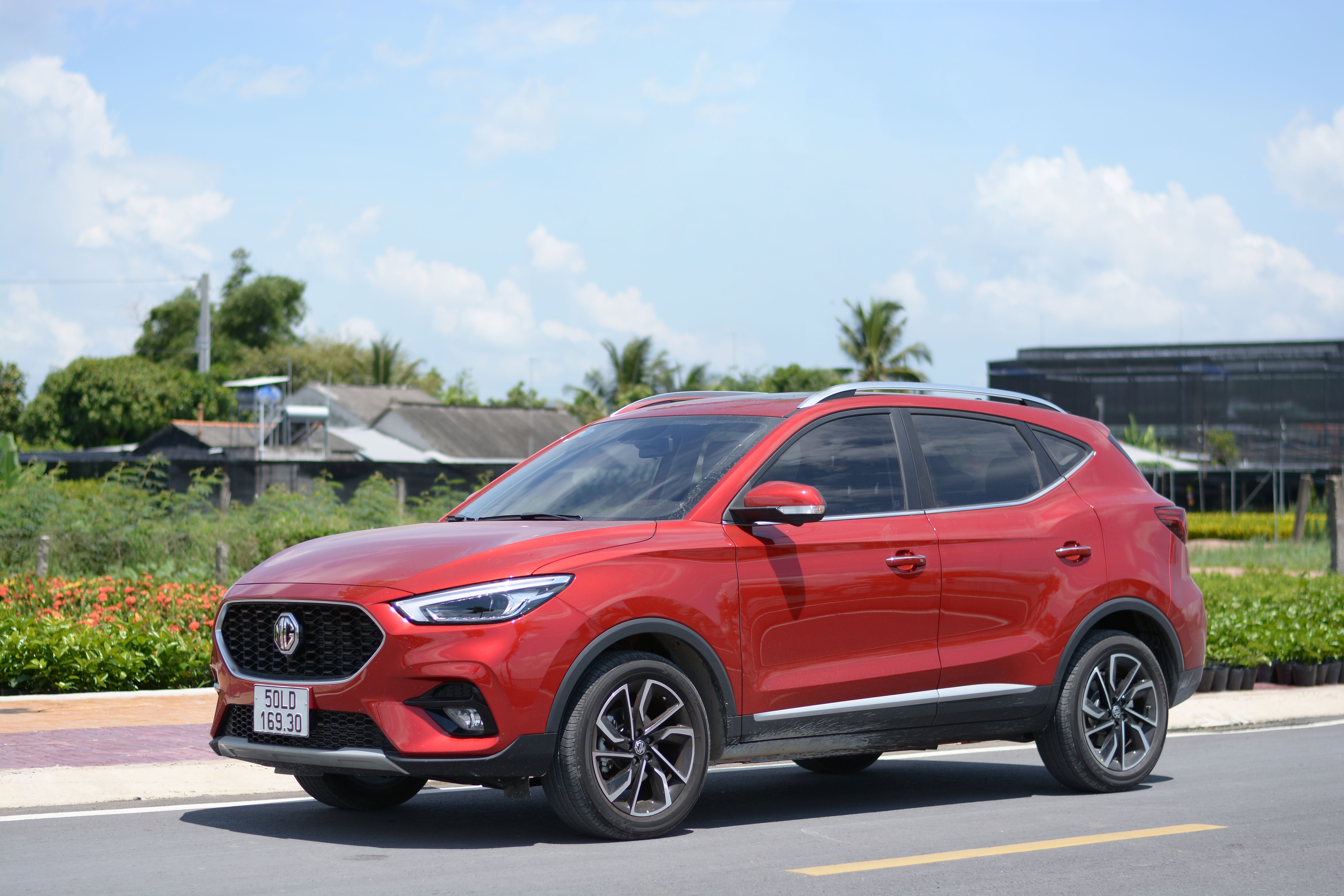 Gia lan banh nhung mau SUV vua duoc giam gia anh 3