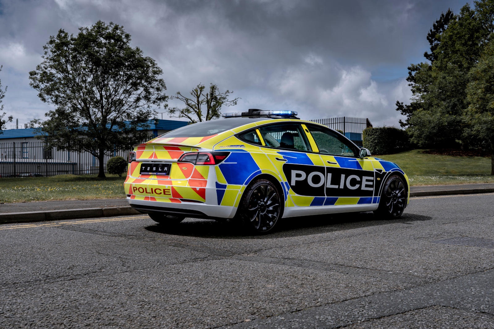 Canh sat Anh chuyen sang dung xe dien anh 3