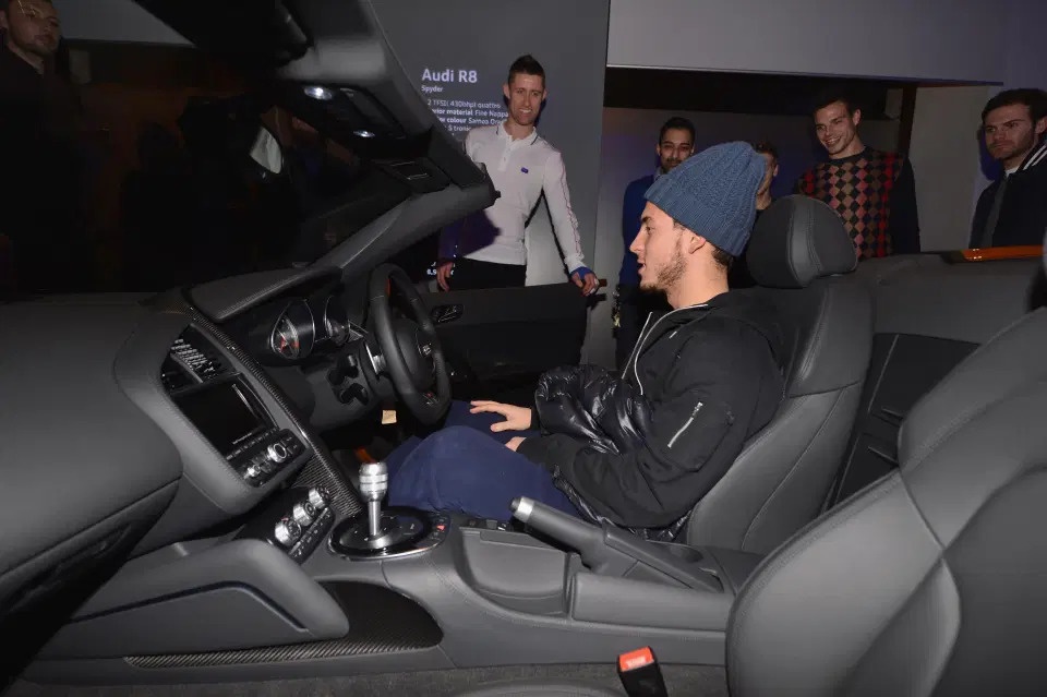 Dan xe cua anh em nha Hazard anh 9