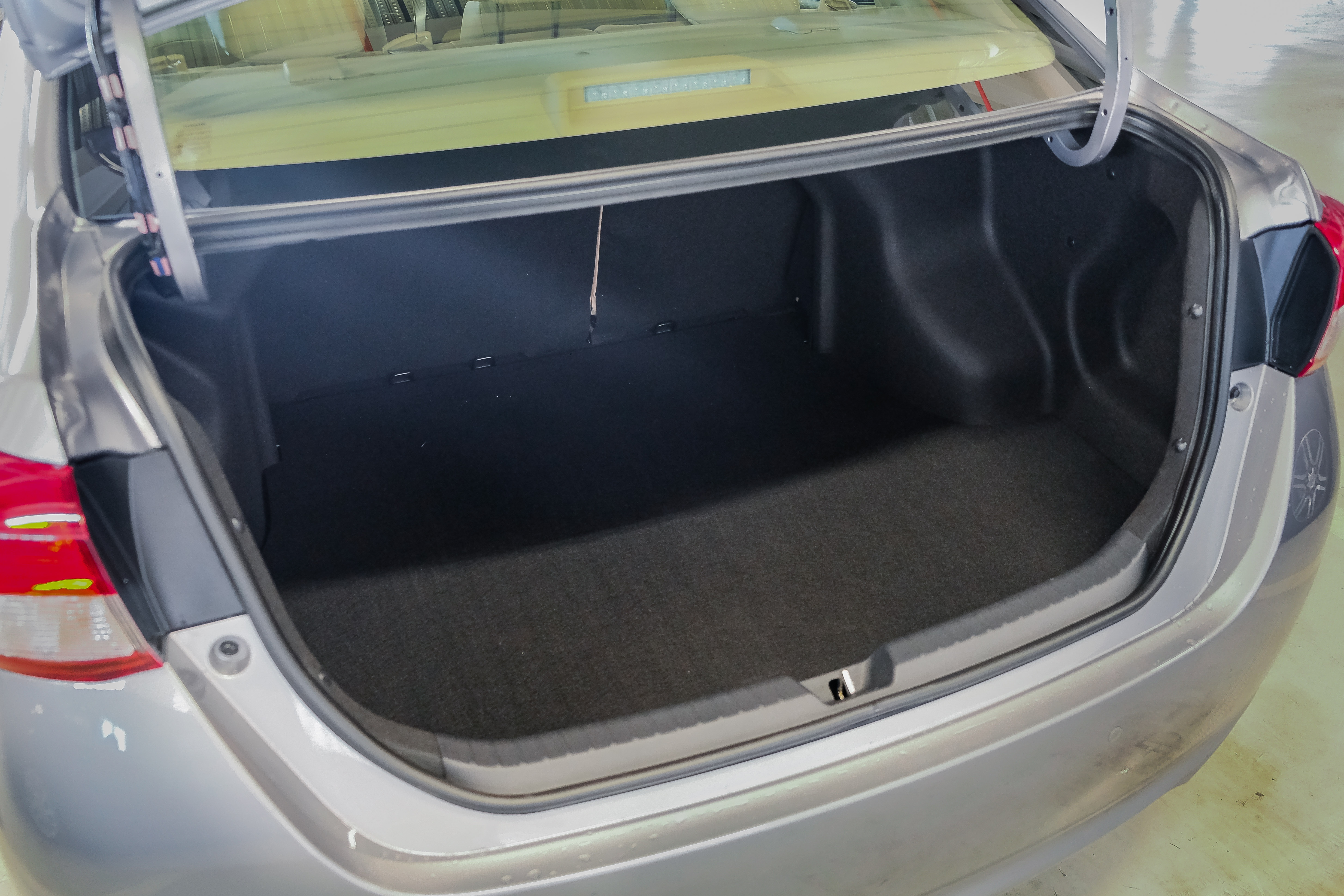Những mẫu sedan hạng B có nội thất rộng rãi ảnh 10 Nhung mau sedan hang B co noi that rong rai anh 10