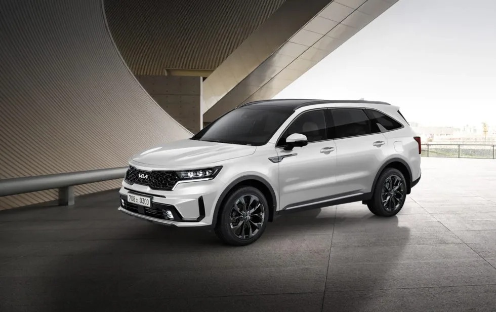 Kia Sorento ban nang cap 2022 ra mat voi logo va trang bi moi hinh anh