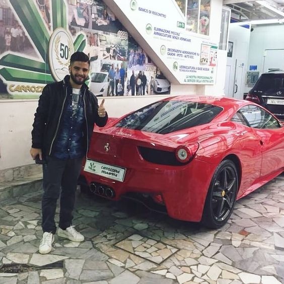 Dàn siêu xe Italy của Lorenzo Insigne ảnh 2 Dan sieu xe Italy cua Lorenzo Insigne anh 2
