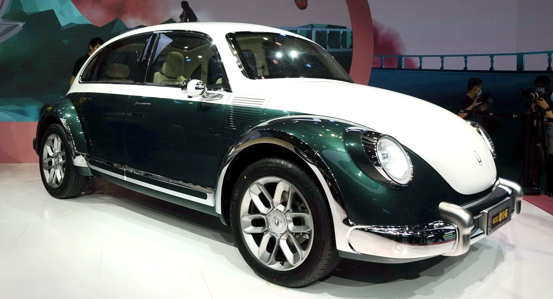 Hang xe Trung Quoc dang ky ban quyen thiet ke nhai Volkswagen Beetle hinh anh