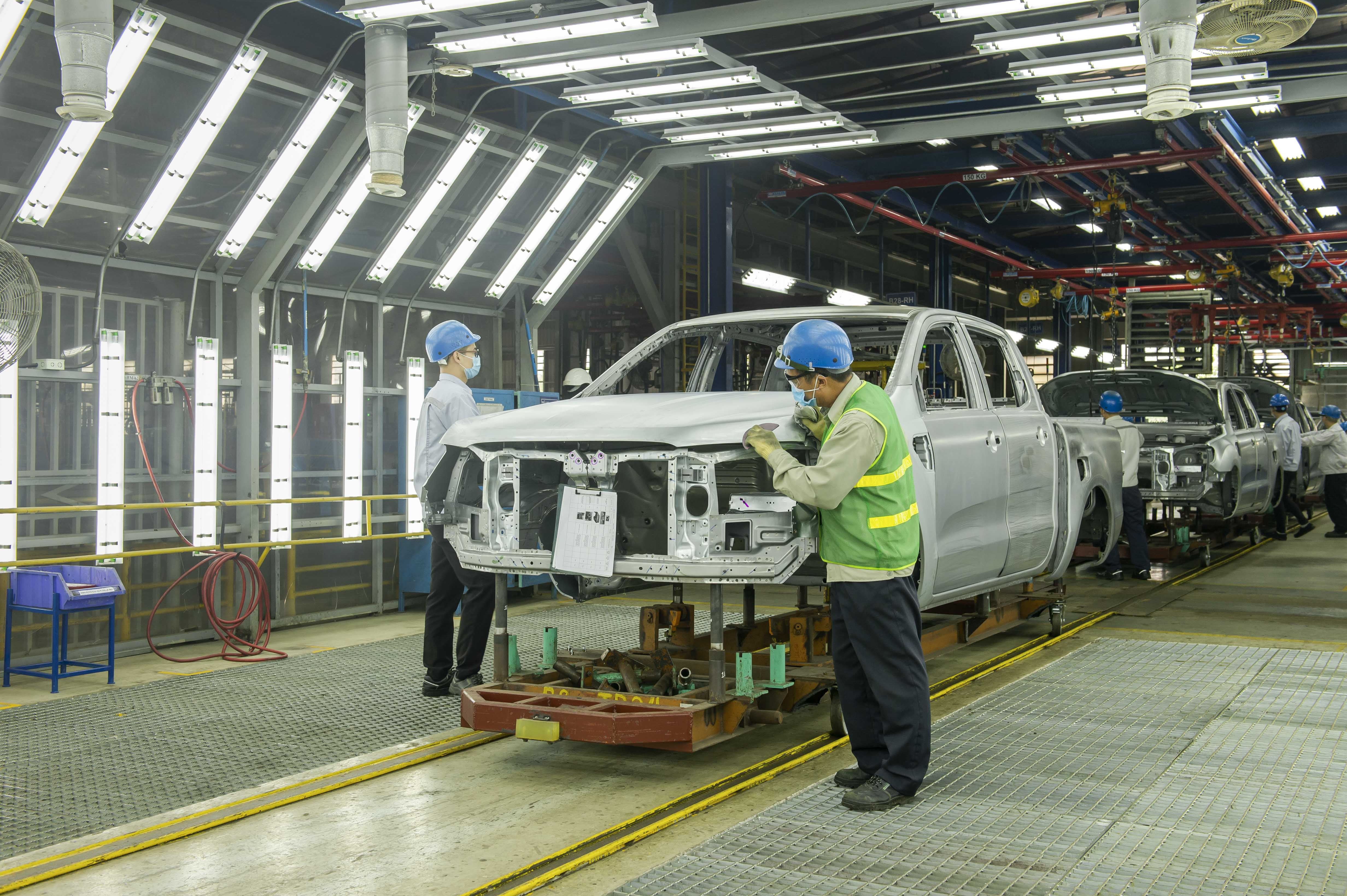 giam phi truoc ba anh 1