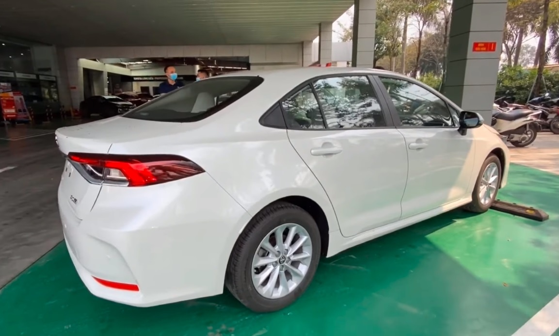 Toyota Corolla Altis 2021 đầu tiên về Việt Nam ảnh 2 Toyota Corolla Altis 2021 dau tien ve Viet Nam anh 2