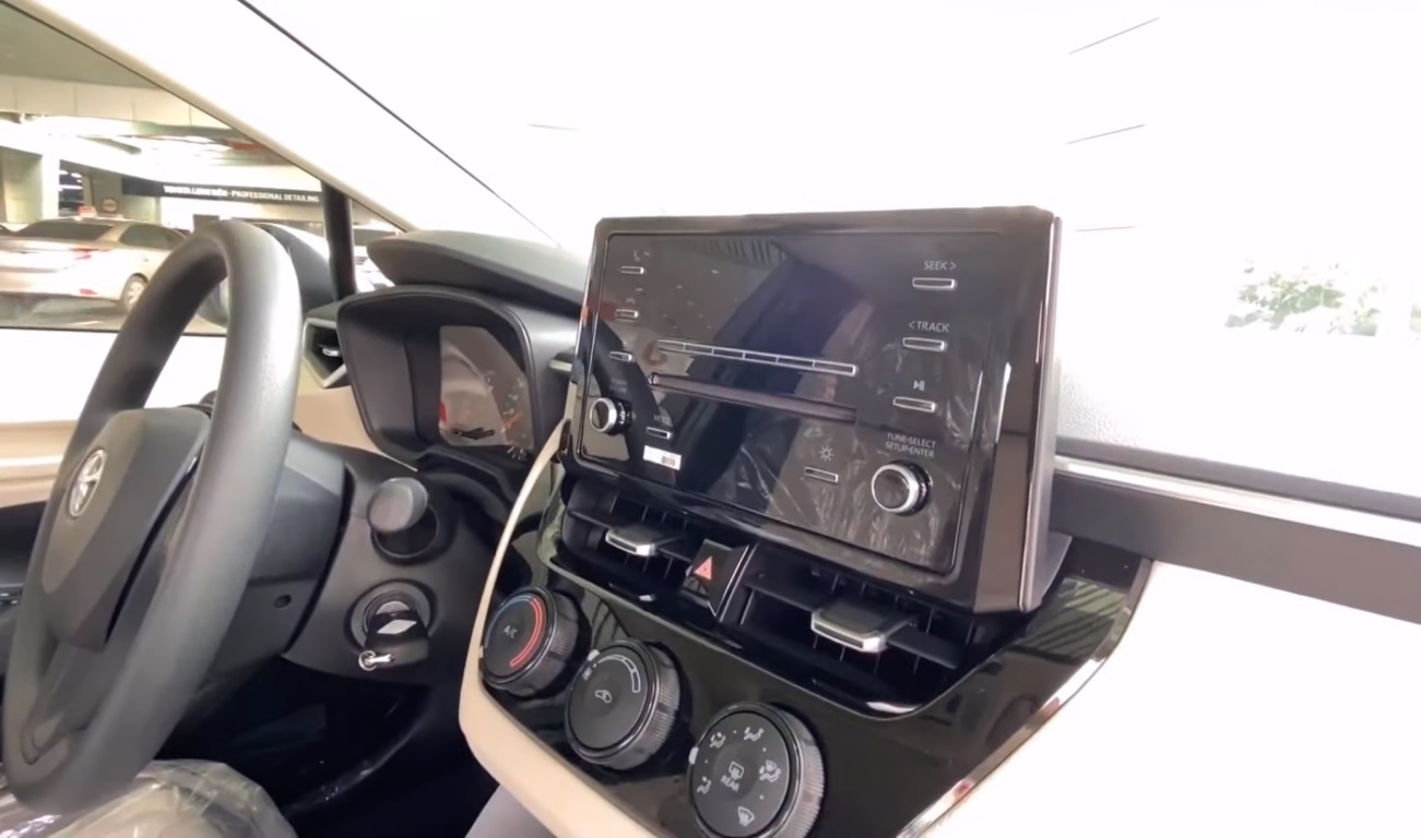 Toyota Corolla Altis 2021 đầu tiên về Việt Nam ảnh 8 Toyota Corolla Altis 2021 dau tien ve Viet Nam anh 8