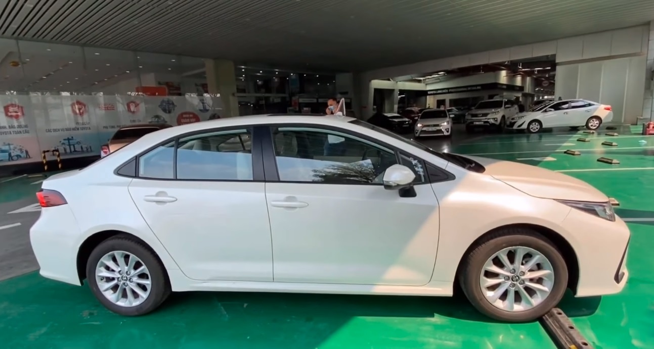 Toyota Corolla Altis 2021 đầu tiên về Việt Nam ảnh 10 Toyota Corolla Altis 2021 dau tien ve Viet Nam anh 10