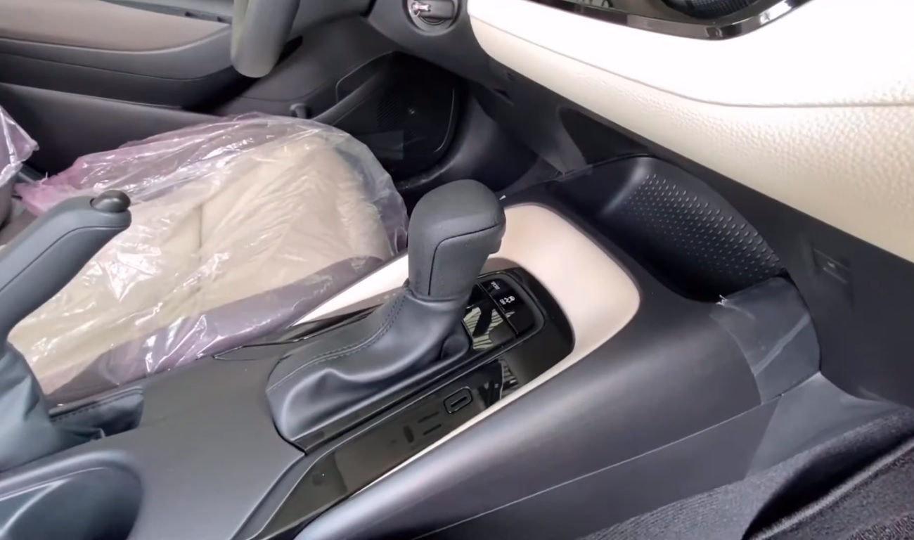 Toyota Corolla Altis 2021 đầu tiên về Việt Nam ảnh 9 Toyota Corolla Altis 2021 dau tien ve Viet Nam anh 9