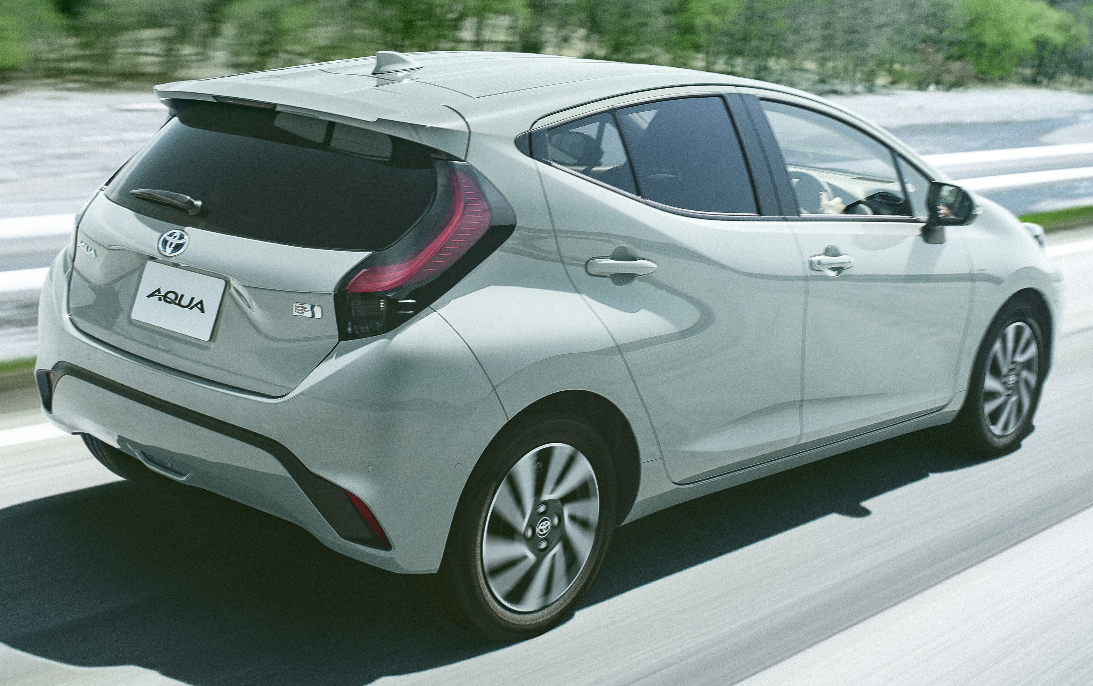 Toyota Prius c 2021 ra mat anh 11