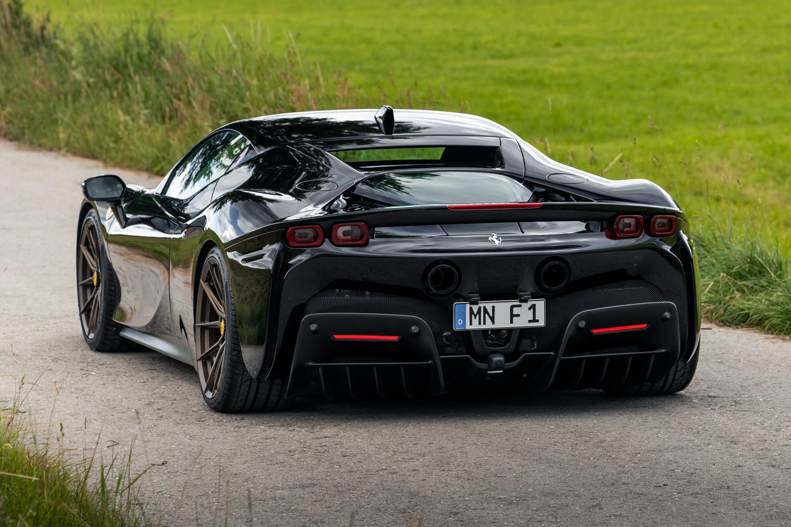 Bản độ Ferrari SF90 Stradale của Novitec mạnh 1.033 mã lực ảnh 8 Ban do Ferrari SF90 Stradale cua Novitec manh 1.033 ma luc anh 8