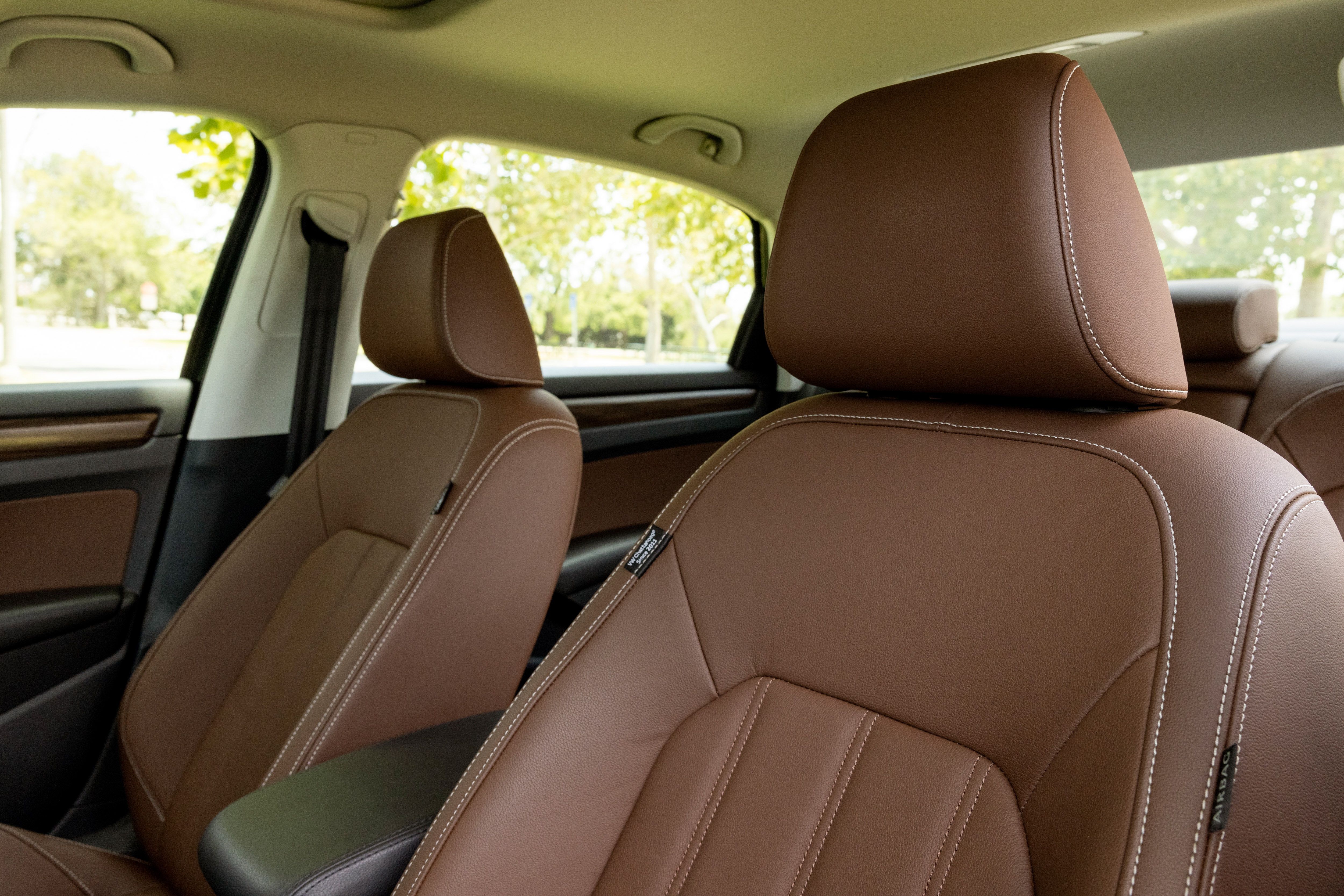 Volkswagen Passat Limited Edition 2022 ra mắt ảnh 11 Volkswagen Passat Limited Edition 2022 ra mat anh 11