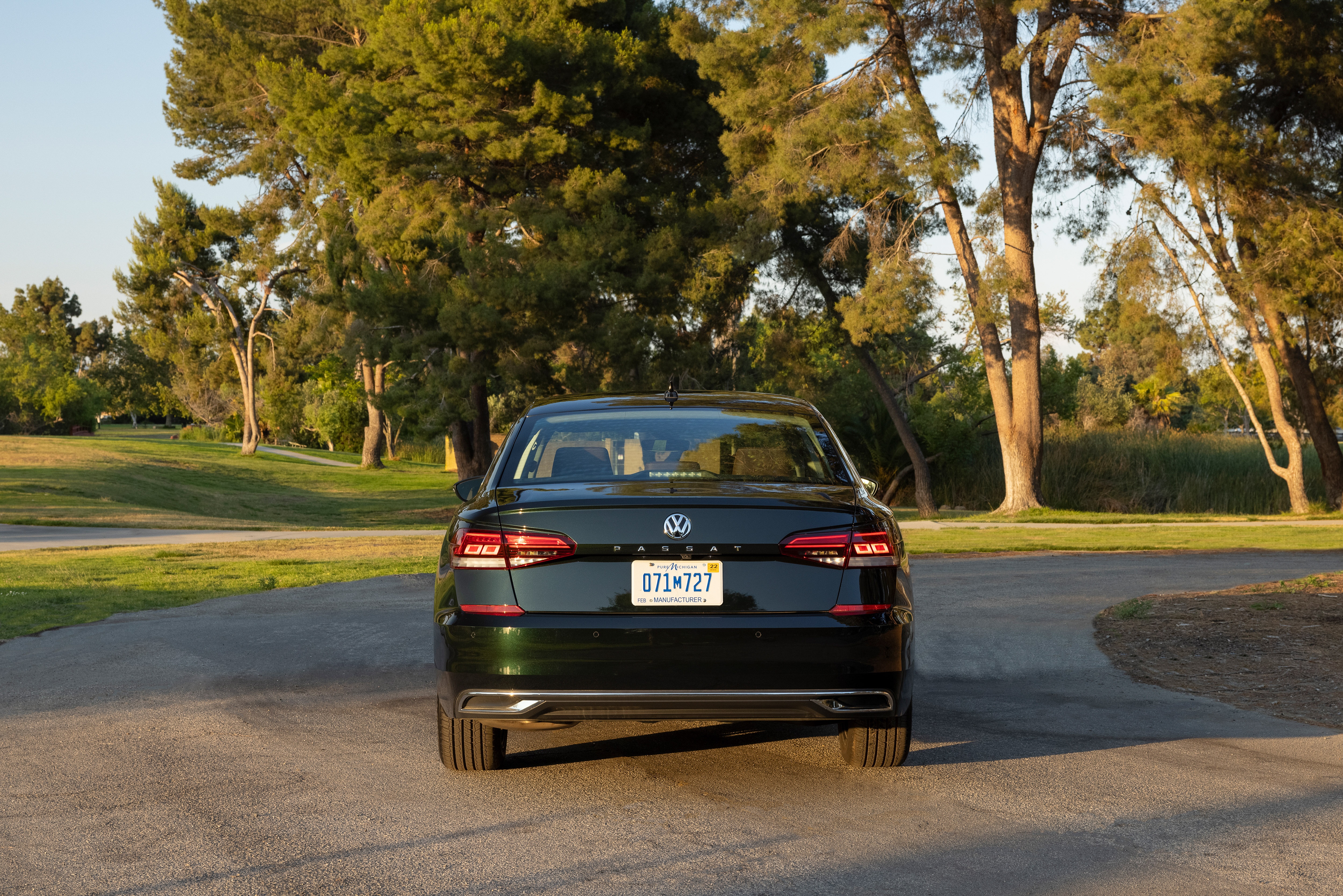 Volkswagen Passat Limited Edition 2022 ra mat anh 8