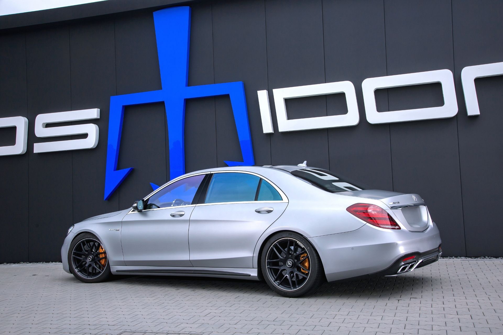 Bản độ Mercedes-AMG S 63 mạnh 927 mã lực ảnh 7 Ban do Mercedes-AMG S 63 manh 927 ma luc anh 7