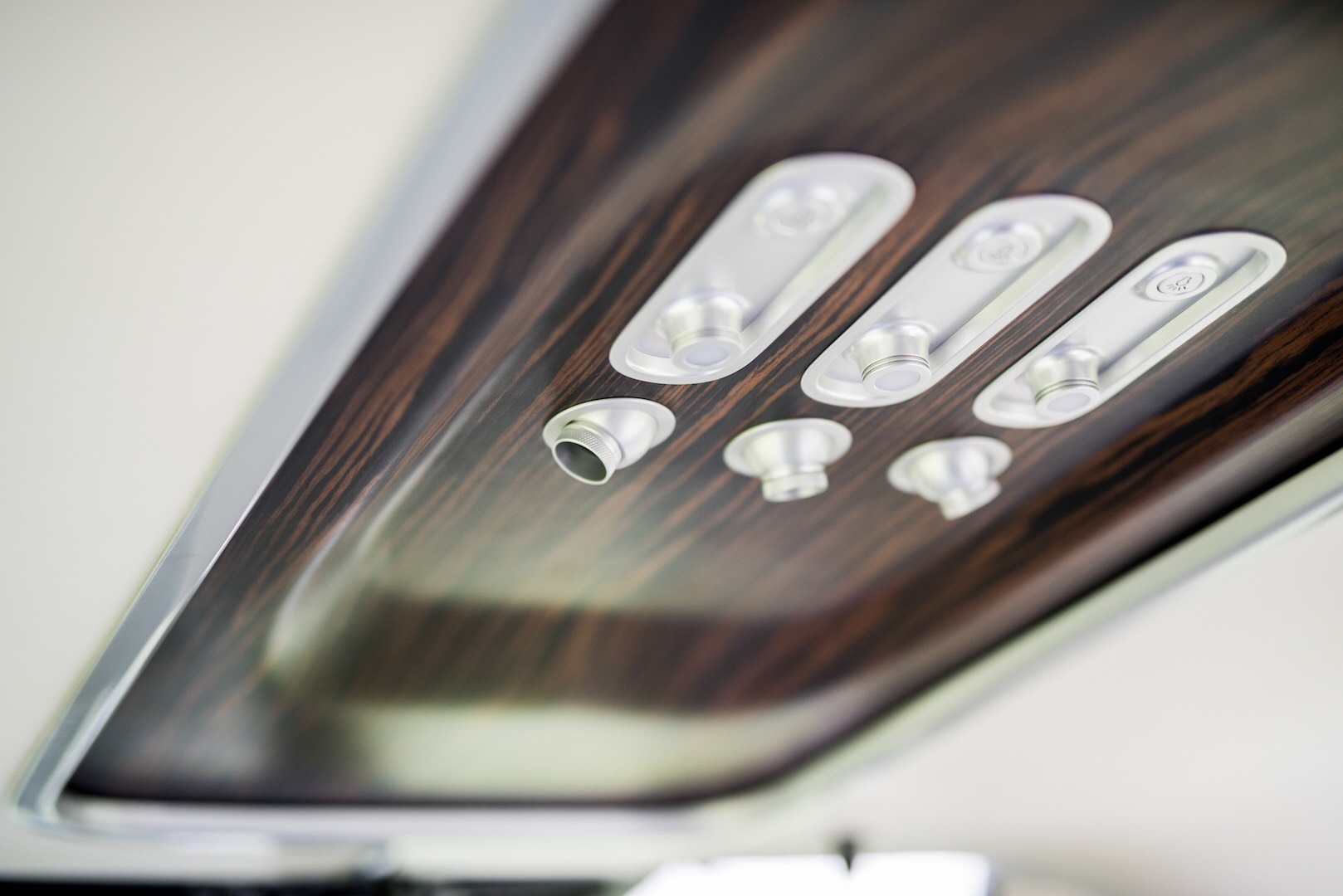 Chiec truc thang Mercedes-Benz Airbus H-145 cua Neymar anh 9