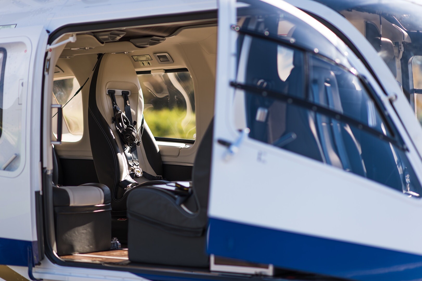 Chiec truc thang Mercedes-Benz Airbus H-145 cua Neymar anh 7