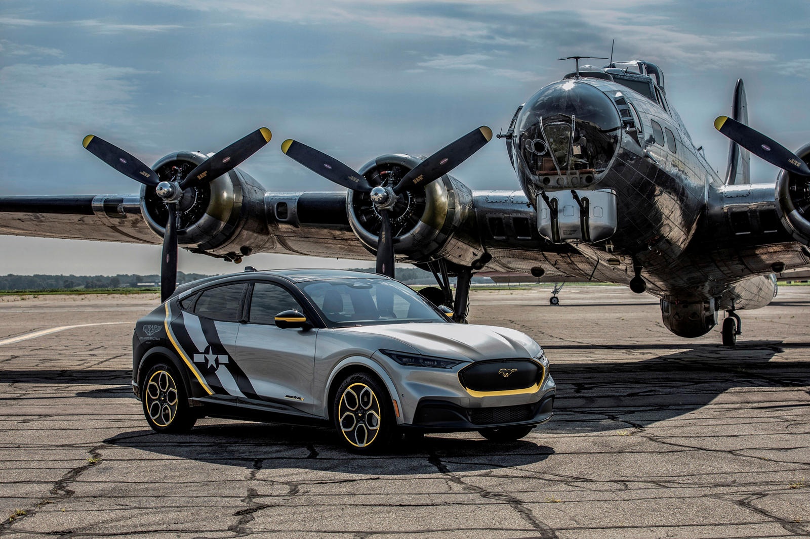 Ford Mustang Mach-E phien ban The chien thu 2 doc nhat ra mat hinh anh