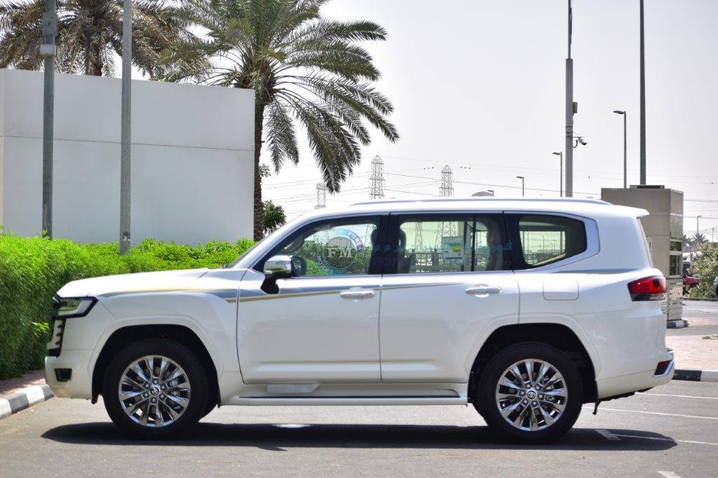 Chi tiet Toyota Land Cruiser 2022 ban cao cap nhat anh 3