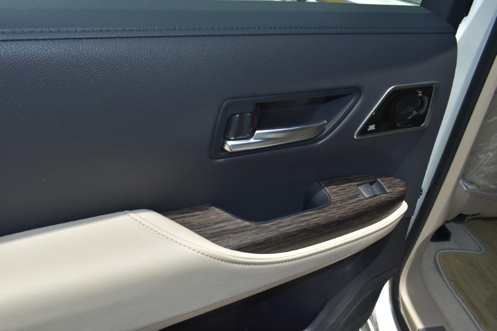 Chi tiết Toyota Land Cruiser 2022 bản cao cấp nhất ảnh 13 Chi tiet Toyota Land Cruiser 2022 ban cao cap nhat anh 13