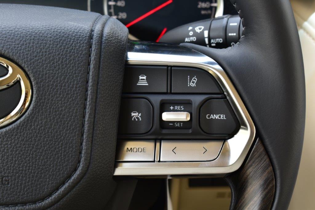 Chi tiết Toyota Land Cruiser 2022 bản cao cấp nhất ảnh 19 Chi tiet Toyota Land Cruiser 2022 ban cao cap nhat anh 19