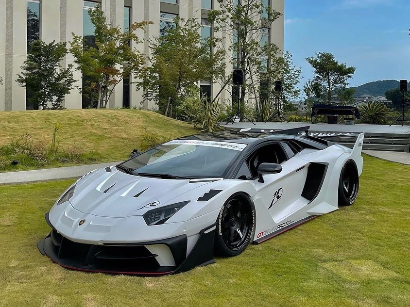 Goi do Liberty Walk cuoi cung cua dong Lamborghini Aventador anh 2