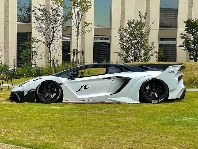 Goi do Liberty Walk cuoi cung cua dong Lamborghini Aventador anh 3