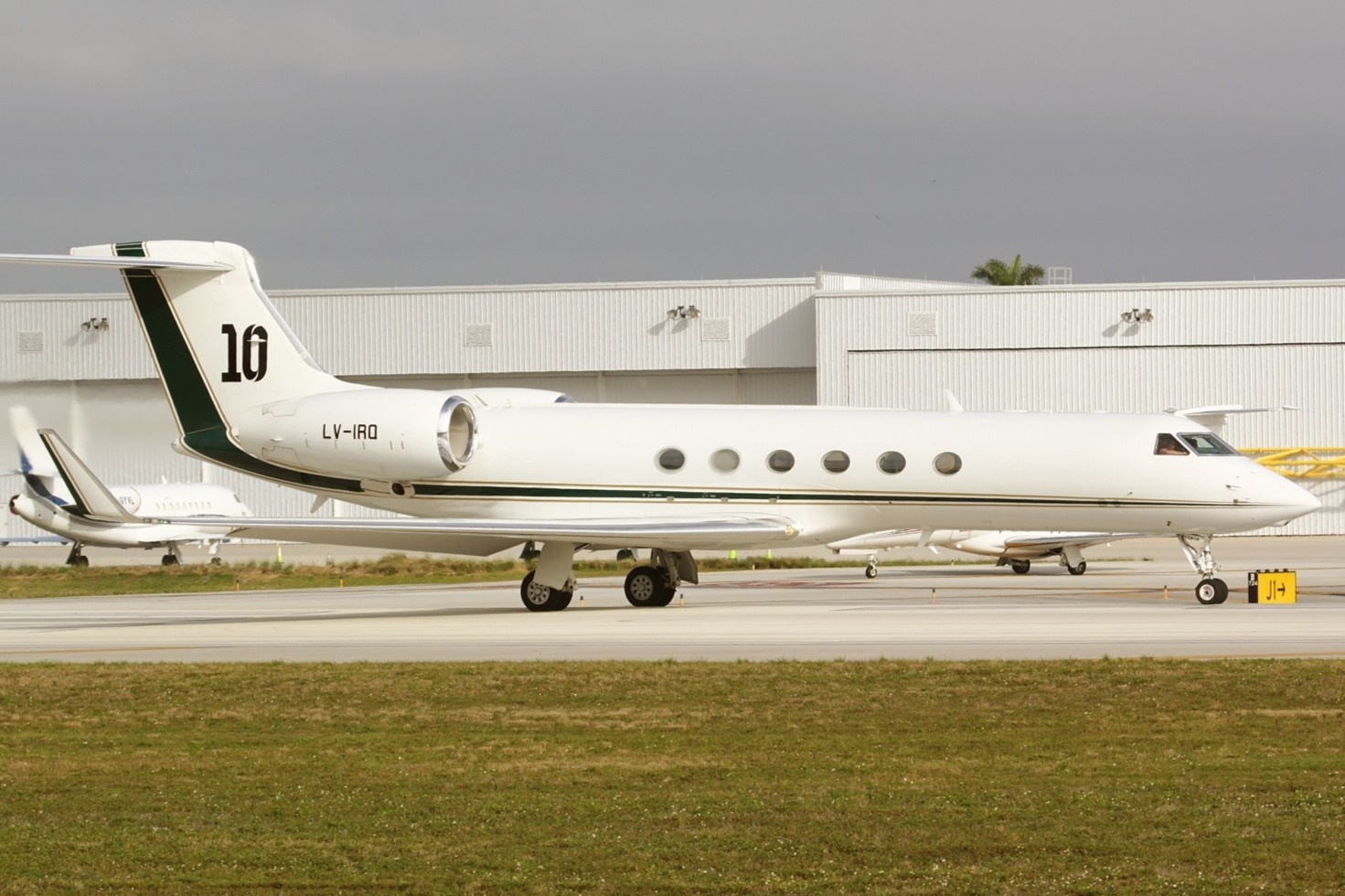 Lionel Messi se den Paris bang may bay rieng tri gia 16,6 trieu USD hinh anh