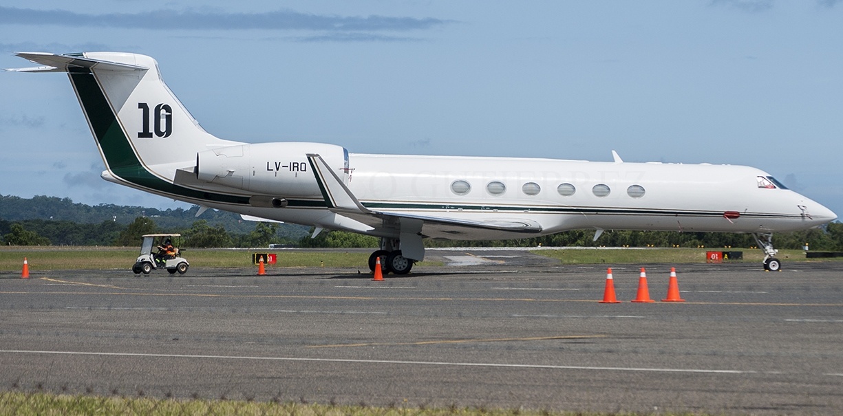 May bay tri gia 16, 6 trieu USD cua Messi anh 1