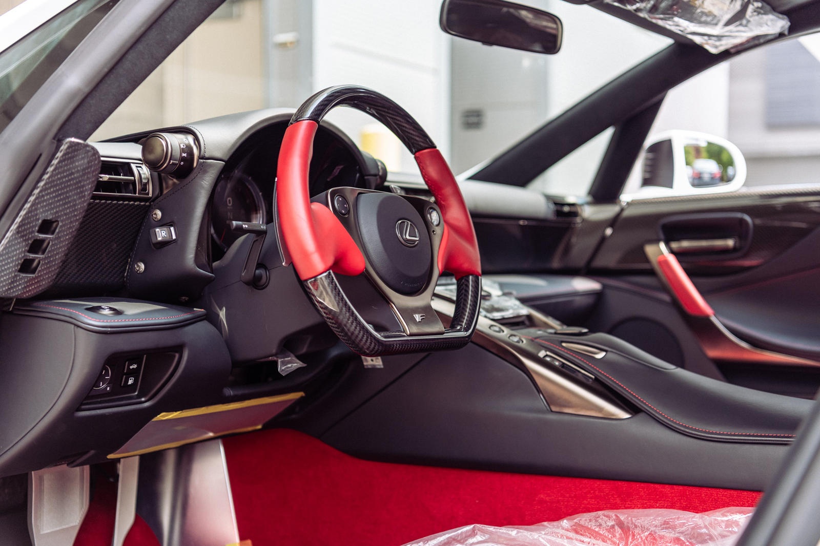 Sieu xe hang hiem Lexus LFA duoc rao ban anh 3