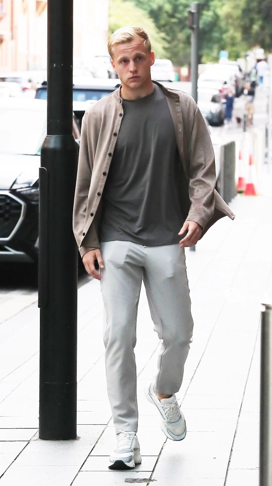 David De Gea bị phạt vì lái siêu xe chưa đóng thuế ảnh 9 David De Gea bi phat vi lai sieu xe chua dong thue anh 9